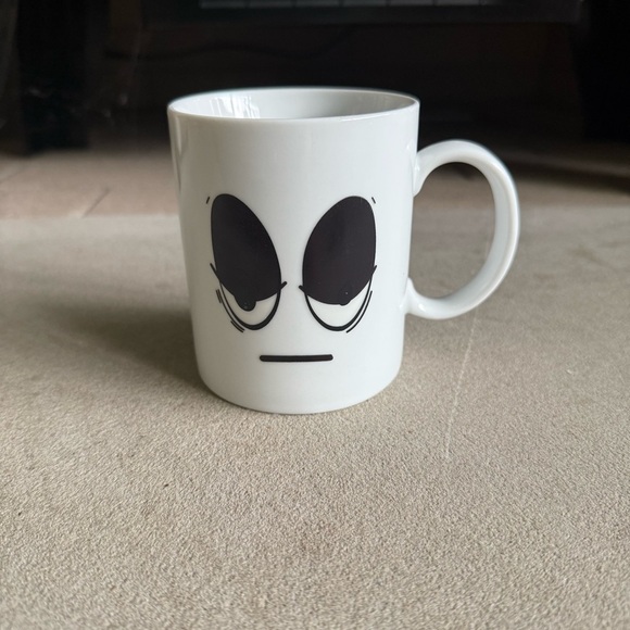 Color Changing White Mug with Black Cartoon Face 12 oz - Picture 1 of 9